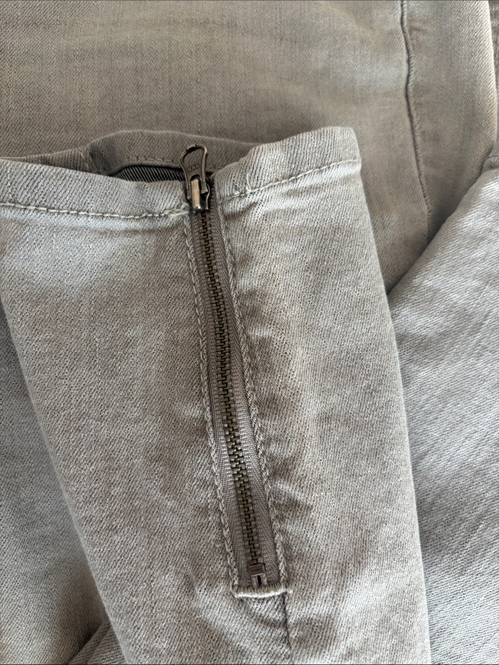 Apt. 9 Women's Gray Cropped Skinny Jeans with Ankle Zips 14 - Picture 5 of 7
